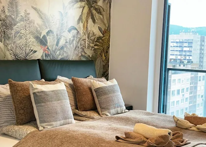 Riverguard With Free Parking Apartment