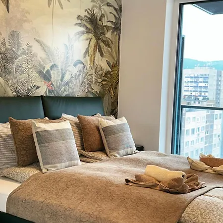 Riverguard With Free Parking Apartment